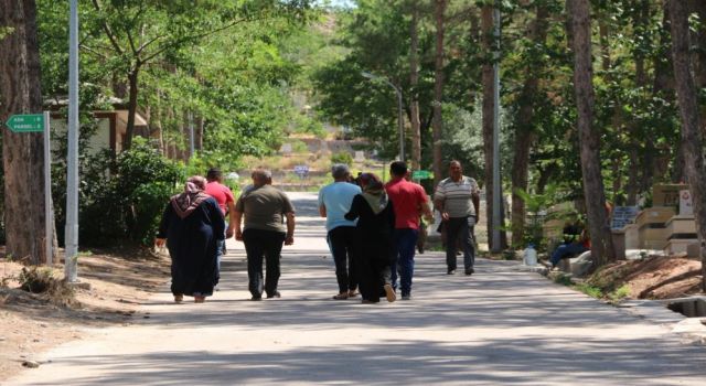 Mezarlıklarda Bayram Ziyareti Yoğunluğu