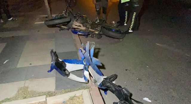 2 Arkadaşın Kullandığı Hız Motosikletleri Çarpıştı: 2 Yaralı
