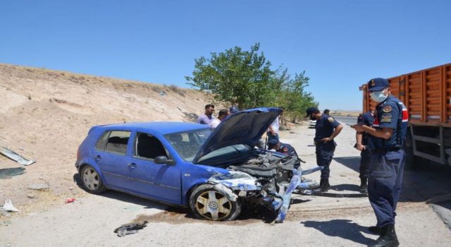 Bariyere Çarpan Otomobil Hurdaya Döndü: 1 Yaralı