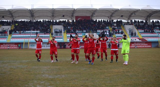 İÇ SAHA ŞAHLANIŞI SÜRÜYOR 2-1