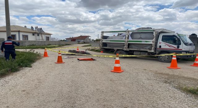Süt Toplama Kamyonuna Çarpan Motosiklet Sürücüsü Öldü