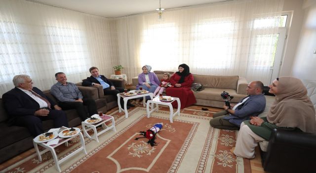Vali Aydoğdu’yu Gözyaşlarına Hakim Olamadı