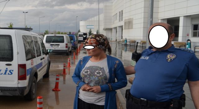 Kadın Eski Eşini Bıçakla Yaraladı