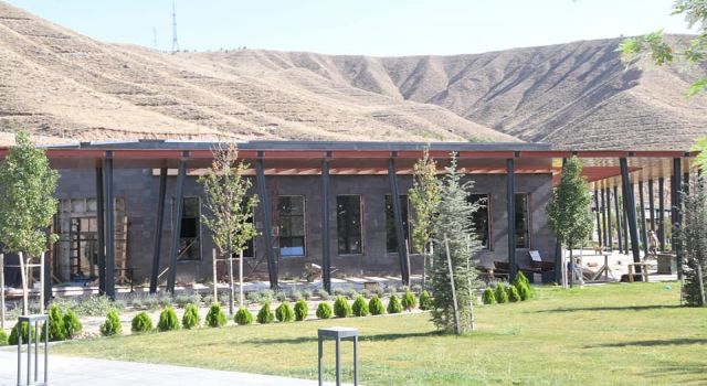 Millet Kıraathanesi Açılış İçin Gün Sayıyor