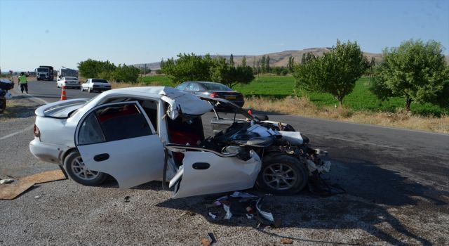 Nişan Alışverişinden Dönerken Kaza Geçirdiler