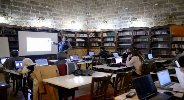 Belediyeden Gençlere 2 Önemli Kurs Desteği