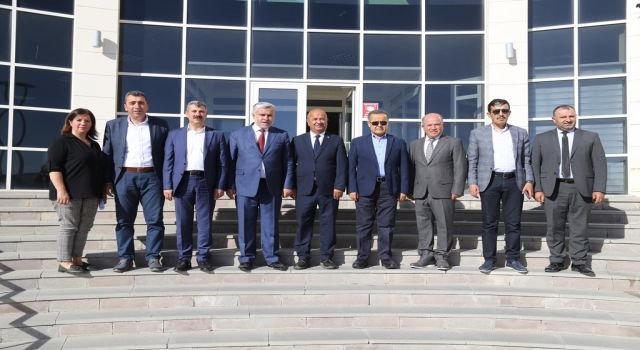 AK Parti Sahayı İlmek İlmek Dokuyor
