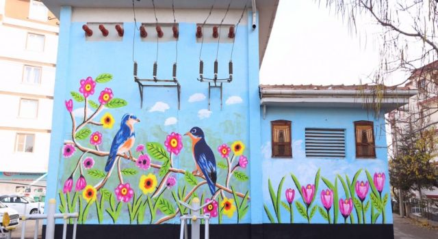 Cadde ve Sokakla Sanatla Bütünleşiyor
