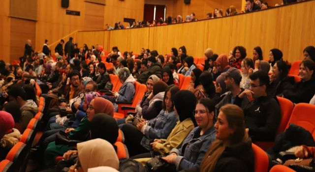 Çocuklar Eğlenirken Düşünecek Düşünürken Eğlenecek