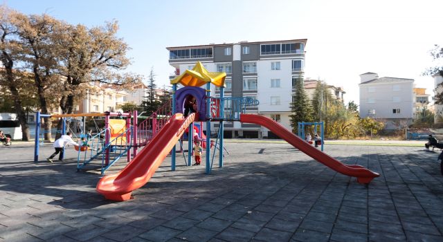 Dinçer; ‘’Çocuklarımız İçin Parklarda Titizlikle Çalışıyoruz’’