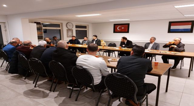Dinçer Hollanda’da Gurbetçilerle Buluştu
