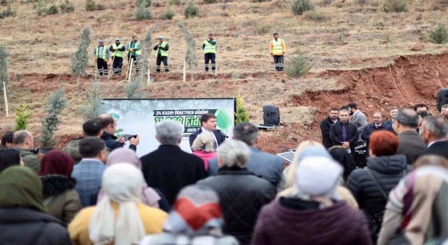 Fidanlar Öğretmenler Adına Toprakla Buluştu
