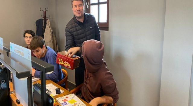 BAŞKAN DİNÇER; ‘’SİZ YETER Kİ OKUYUN, ARAŞTIRIN, ÇALIŞIN’’