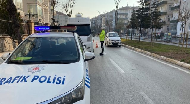 Trafik Canavarına Geçit Yok