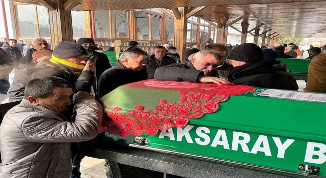 Avusturya'da Trafik Kazasında Hayatını Kaybeden Kız Kardeşlerin Cenazeleri Aksaray'da Defnedildi