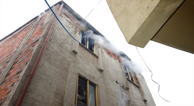 Tesisat Malzemesi Deposunda Çıkan Yangın Hasara Neden Oldu