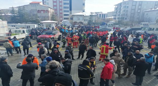 Aksaray Arama Kurtarma Ekibi Elbistan’da Çalışmalarına Devam Ediyor