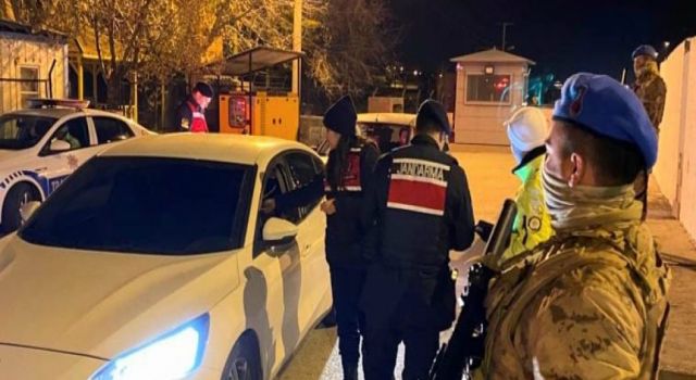 Bir Ayda 454 Suçlu Yakalandı