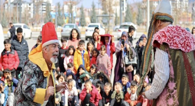 Depremden Etkilenen Çocuklar Bilim Merkezinde