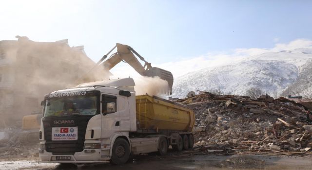 Depremin Yaralarını Kardeş Şehirler Sarıyor