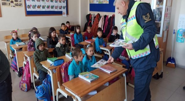 Jandarma Öğrencilerin Heyecanına Ortak Oldu
