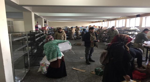 Vefa Marketler Vatandaşlarını İhtiyacını Ücretsiz Karşılıyor