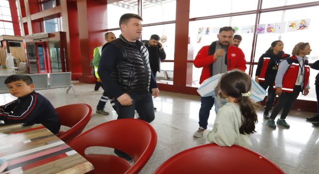 Başkan Dinçer; ‘’Deprem Bölgesindeki Yaraları İstişare İçerisinde Sarıyoruz’’