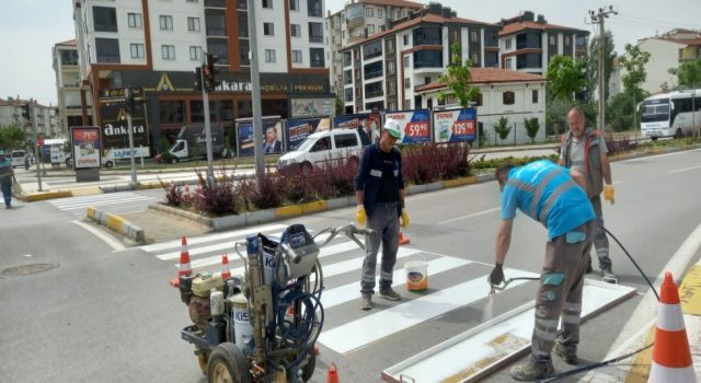 Yaya Geçitleri Belirgin Hale Getiriliyor