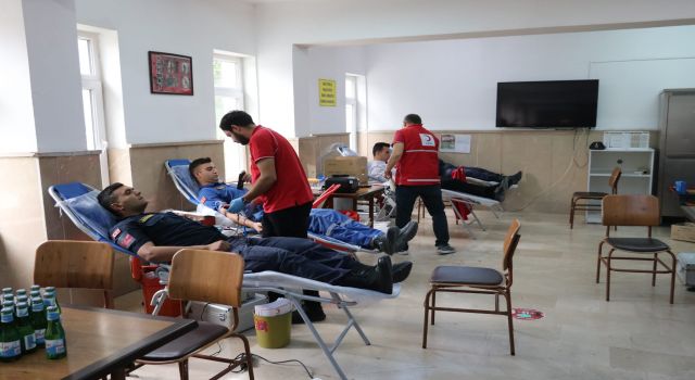 Jandarmalardan Kan Bağışı
