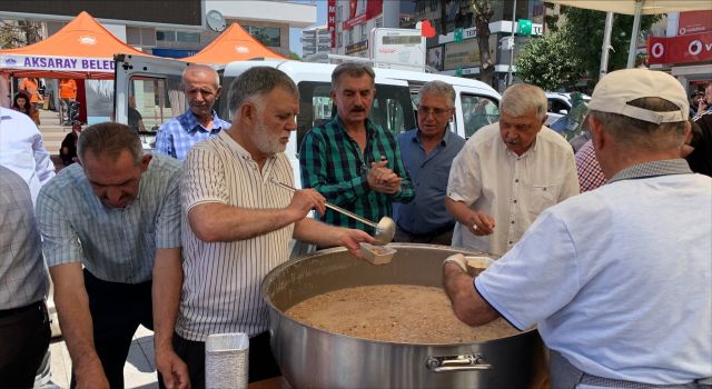 Çardaklılar Derneği’nden Aşure İkramı