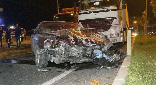 ALKOLLÜ SÜRÜCÜ TIRLA KAFA KAFAYA ÇARPIŞTI