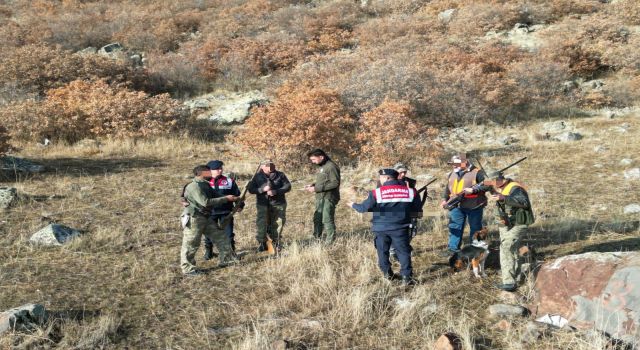 Jandarma Havadan ve Karadan Kaçak Avcıları Arıyor