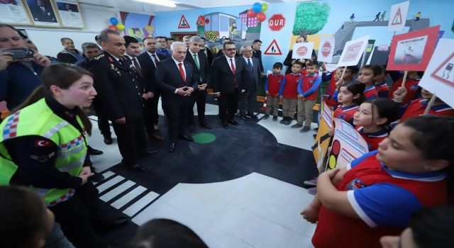 Ozancık’ta Trafik Eğitim Sınıfı Açıldı