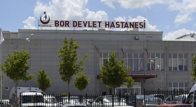 Niğde'de Devrilen Otomobilin Sürücüsü Öldü