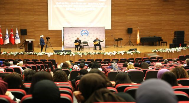 Âşıklar ASÜ’de Kahramanlık Türkülerini Seslendirdi