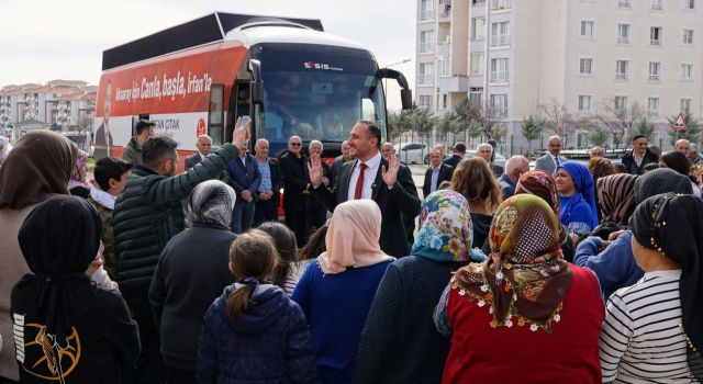 Çıtak Projelerini Anlatıp Halkın Fikirlerini Dinliyor