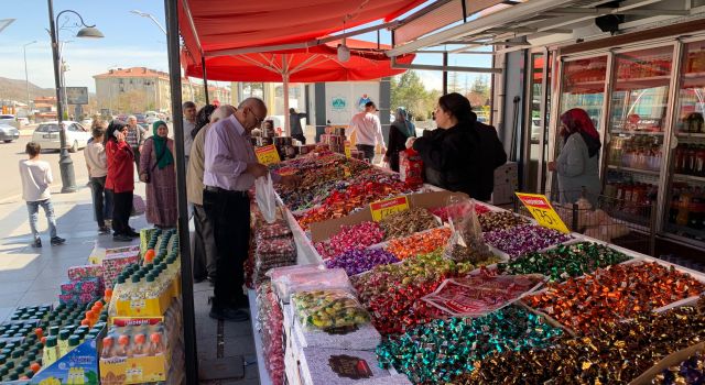 Bayram Hazırlığı Tezgâhları Renklendirdi