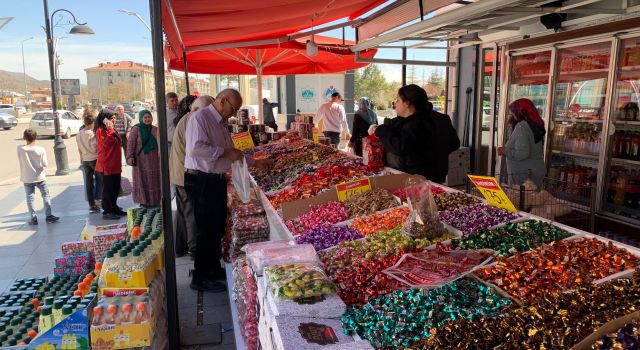 Bayram Hazırlığı Tezgâhları Renklendirdi