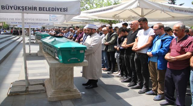 Sosyal Medya Fenomeni Neşet Turan'ın Cenazesi Kayseri'de Defnedildi