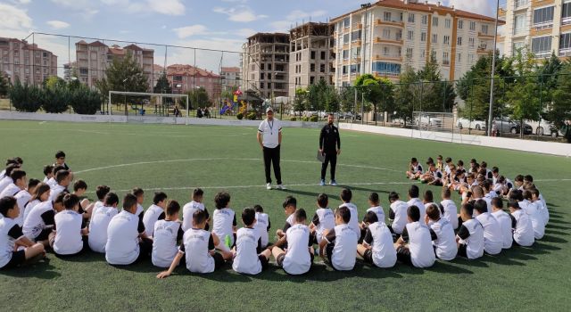 Belediyenin Spor Tesisleri Yaz Boyu Spor Severlerin Hizmetinde Olacak