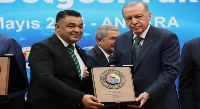 Koçaş Plaketini Cumhurbaşkanı Erdoğan’dan Aldı