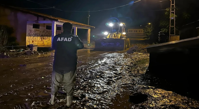 Şiddetli Yağış Alayhan’da Hasara Neden Oldu