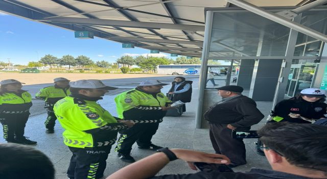 Trafik Polisleri İnsan Güvenliği İçin Çalışmalarına Devam Ediyor