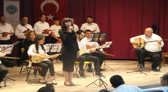 Eskil Halk Eğitim Merkezi Kursiyerleri Konser Verdi