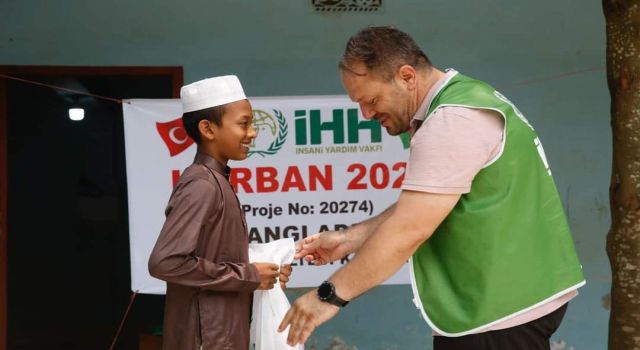 İHH 66 Ülkedeki İhtiyaç Sahiplerine Kurban Eti Ulaştırdı