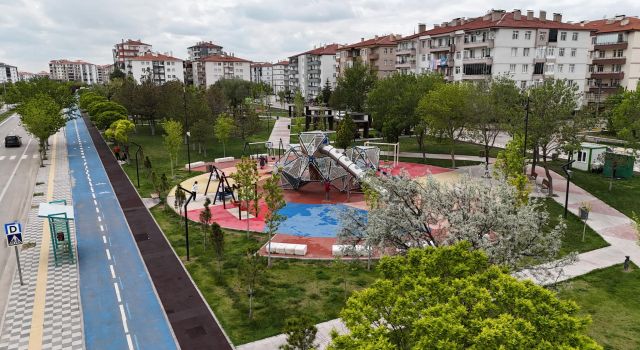 Park ve Bahçeler Bunaltıcı Havalarda Halkın Tek Adresi Oldu