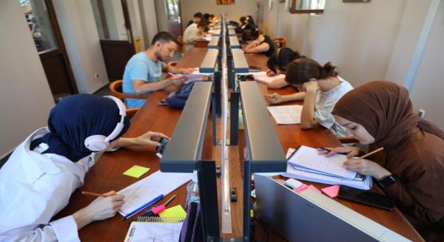 KPSS Adayları da Hazırlık İçin Kitap Konaklarını Tercih Ediyor