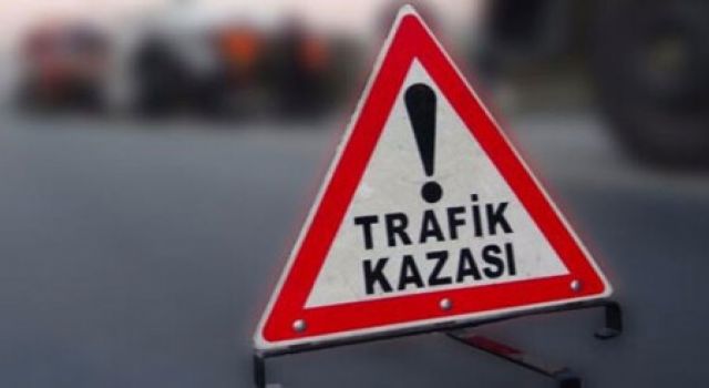Alparslan Türkeş Bulvarında Kaza 4 Yaralı