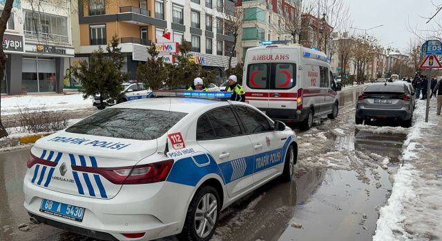 AİLESİNİ BIÇAKLAYIP SIRRA KADEM BASTI
