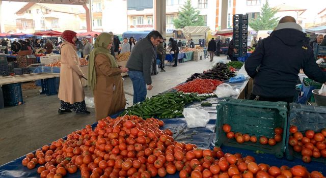 Alanda, Satanda Şikayetçi